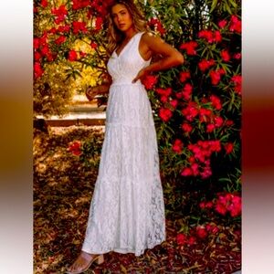 VICI (LoveColette) white lace tiered maxi dress Size Large